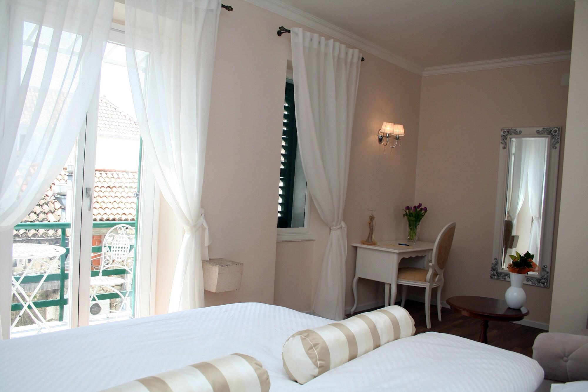 Banica Apartments & Rooms Split Bagian luar foto