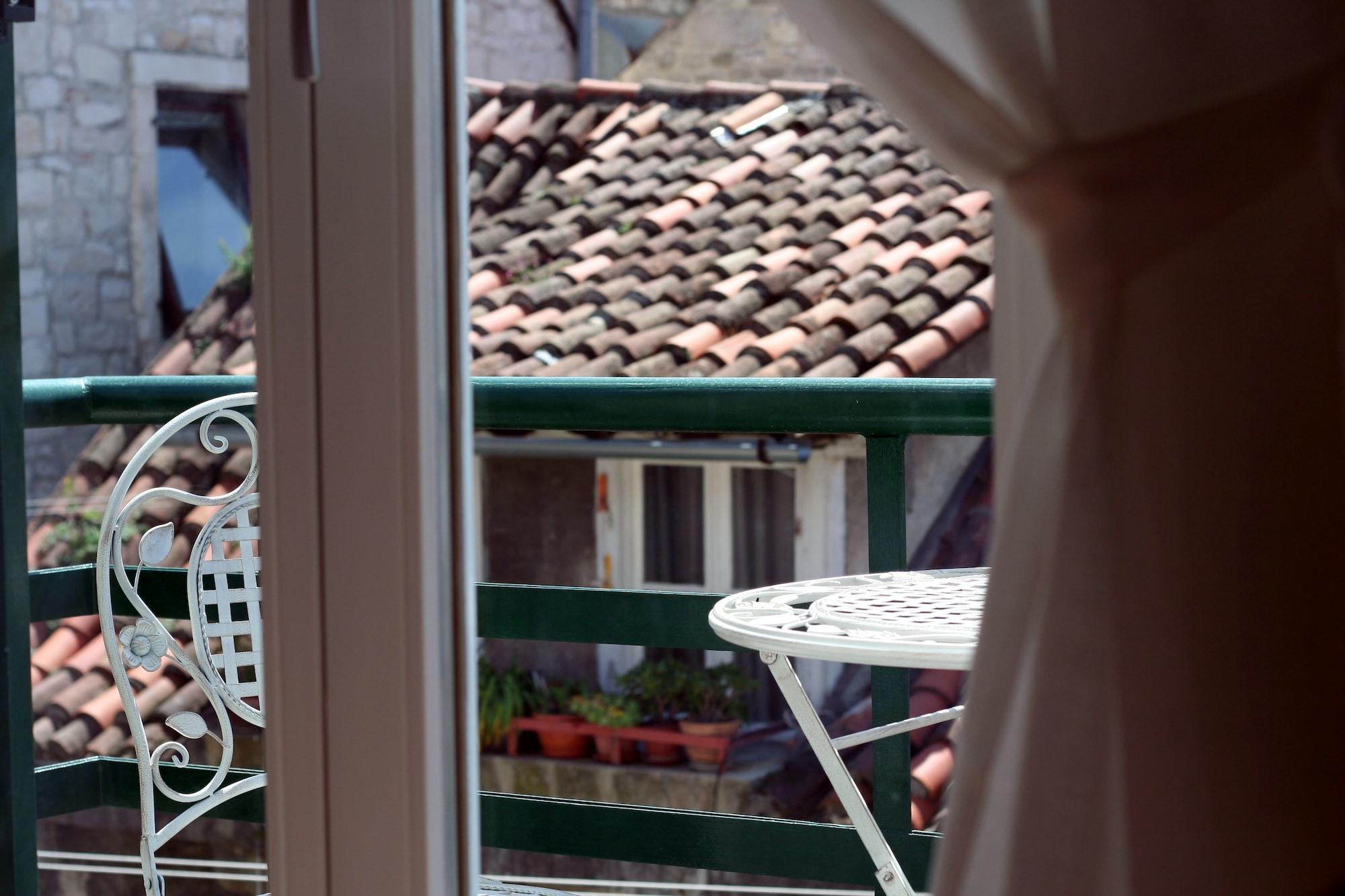 Banica Apartments & Rooms Split Bagian luar foto