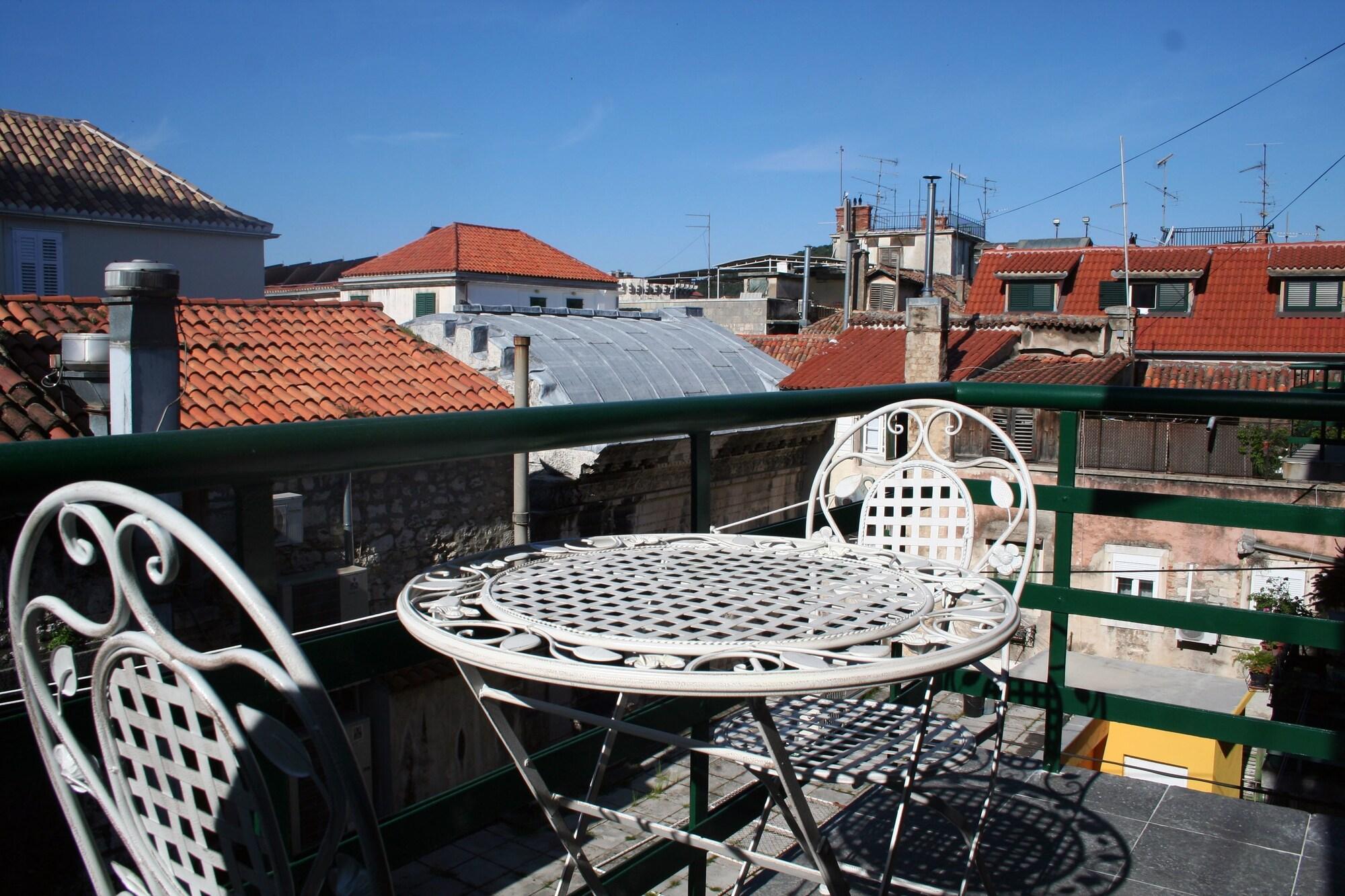 Banica Apartments & Rooms Split Bagian luar foto