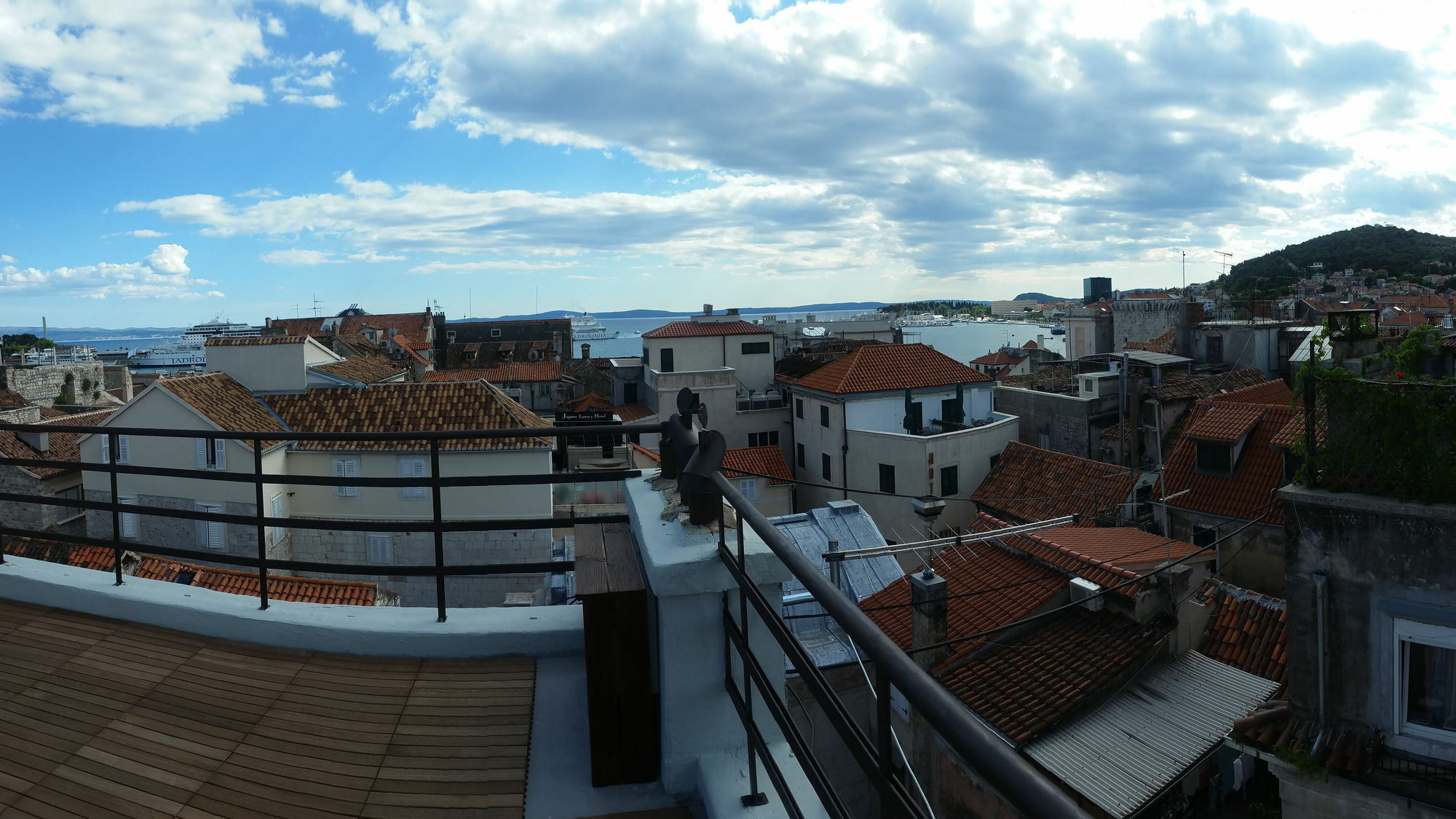 Banica Apartments & Rooms Split Bagian luar foto
